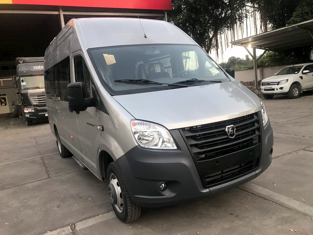 Thuê Xe 19 Chỗ Có Tài Xế Riêng – Hành Trình Tiện Nghi Và Chuyên Nghiệp Cùng Huy Đạt