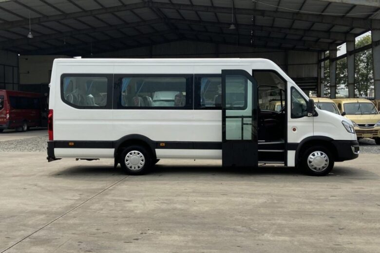 Xe iveco 19 chỗ 1024x768